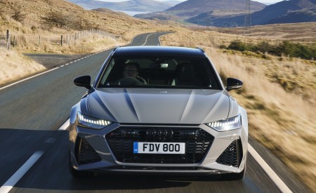 2020 Audi RS 6 Avant (UK-Spec) Front Wallpapers 450x275 (5)