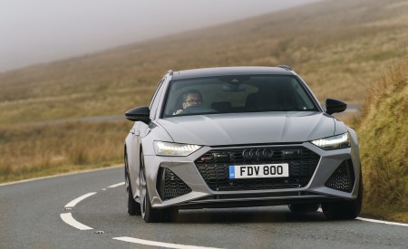 2020 Audi RS 6 Avant (UK-Spec) Front Wallpapers 450x275 (41)