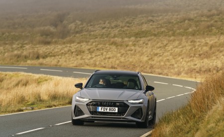 2020 Audi RS 6 Avant (UK-Spec) Front Wallpapers 450x275 (42)