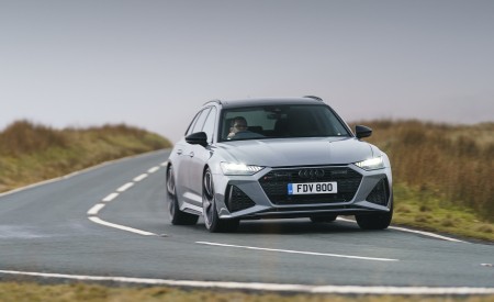 2020 Audi RS 6 Avant (UK-Spec) Front Wallpapers 450x275 (30)