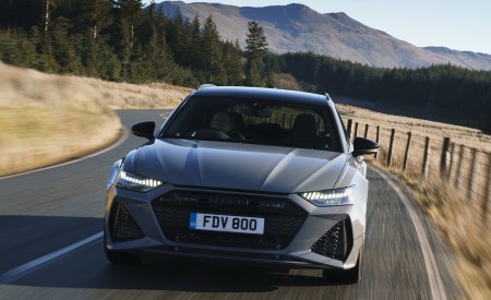 2020 Audi RS 6 Avant (UK-Spec) Front Wallpapers 450x275 (17)