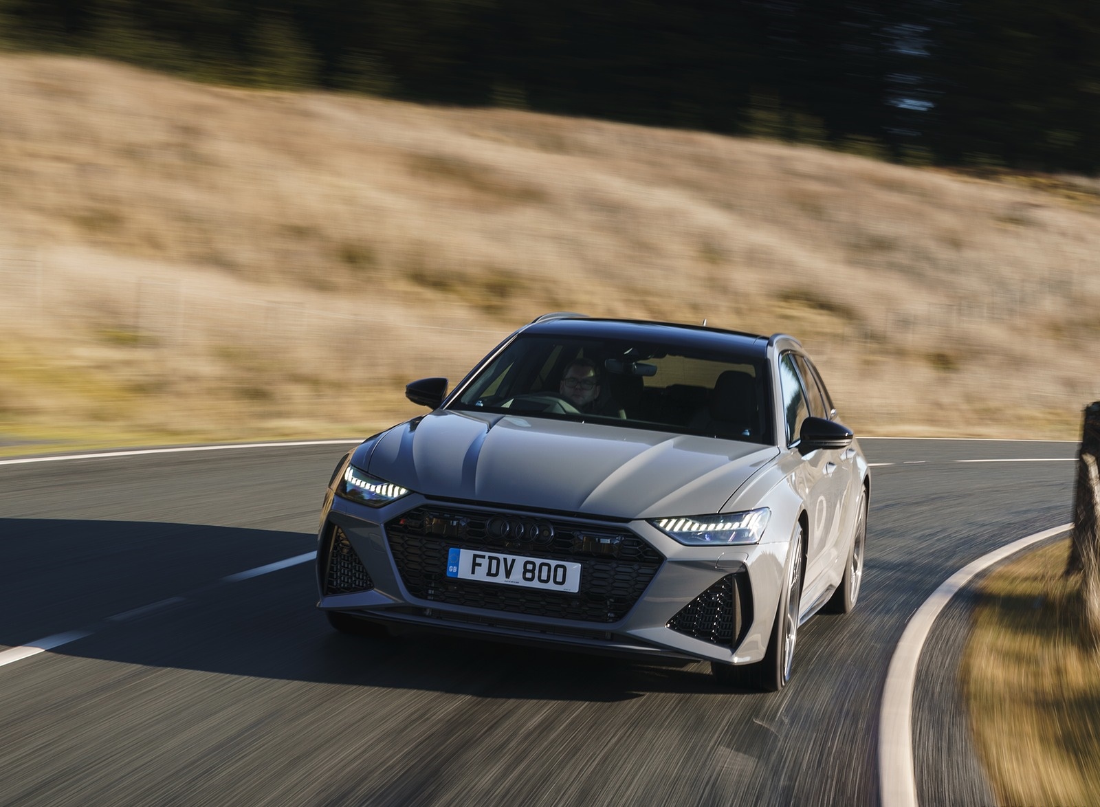 2020 Audi RS 6 Avant (UK-Spec) Front Wallpapers (12)