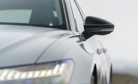 2020 Audi RS 6 Avant (UK-Spec) Headlight Wallpapers 450x275 (74)