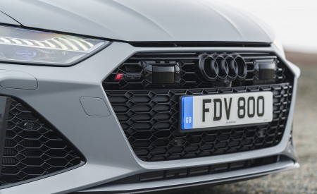 2020 Audi RS 6 Avant (UK-Spec) Headlight Wallpapers 450x275 (70)