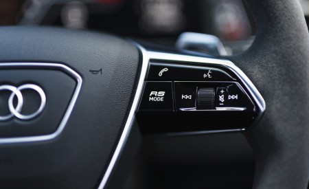 2020 Audi RS 6 Avant (UK-Spec) Interior Steering Wheel Wallpapers 450x275 (109)