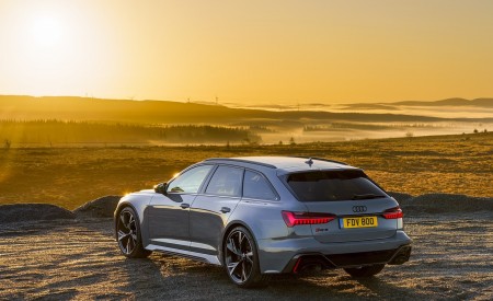 2020 Audi RS 6 Avant (UK-Spec) Rear Three-Quarter Wallpapers 450x275 (64)