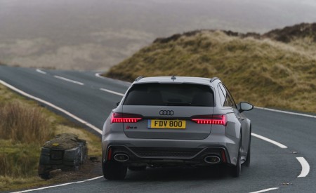2020 Audi RS 6 Avant (UK-Spec) Rear Wallpapers 450x275 (36)