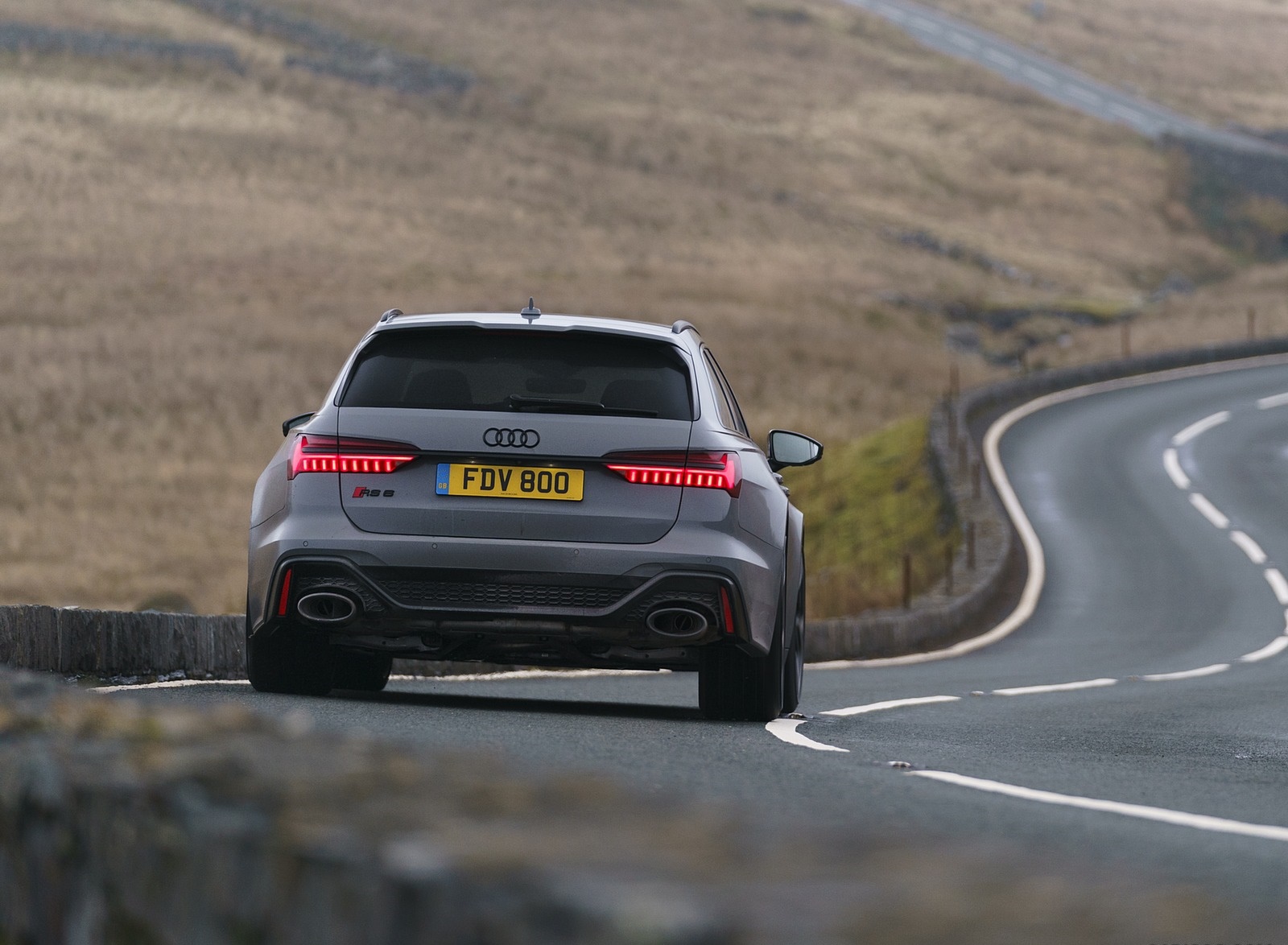 2020 Audi RS 6 Avant (UK-Spec) Rear Wallpapers (13)