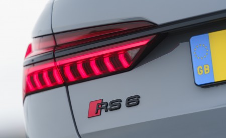 2020 Audi RS 6 Avant (UK-Spec) Tail Light Wallpapers 450x275 (98)