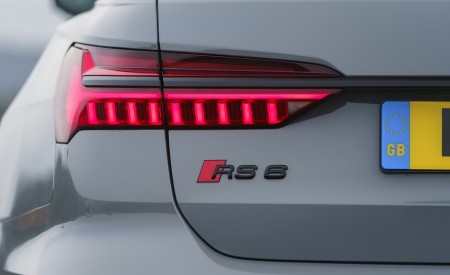 2020 Audi RS 6 Avant (UK-Spec) Tail Light Wallpapers 450x275 (97)