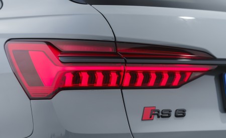 2020 Audi RS 6 Avant (UK-Spec) Tail Light Wallpapers 450x275 (93)