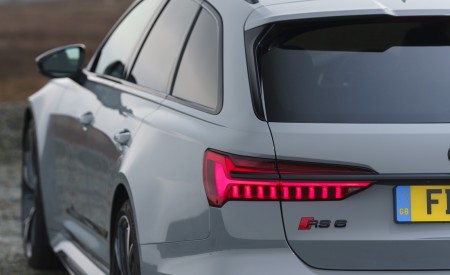 2020 Audi RS 6 Avant (UK-Spec) Tail Light Wallpapers 450x275 (94)