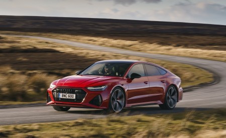 2020 Audi RS 7 Sportback (UK-Spec) Front Three-Quarter Wallpapers 450x275 (14)