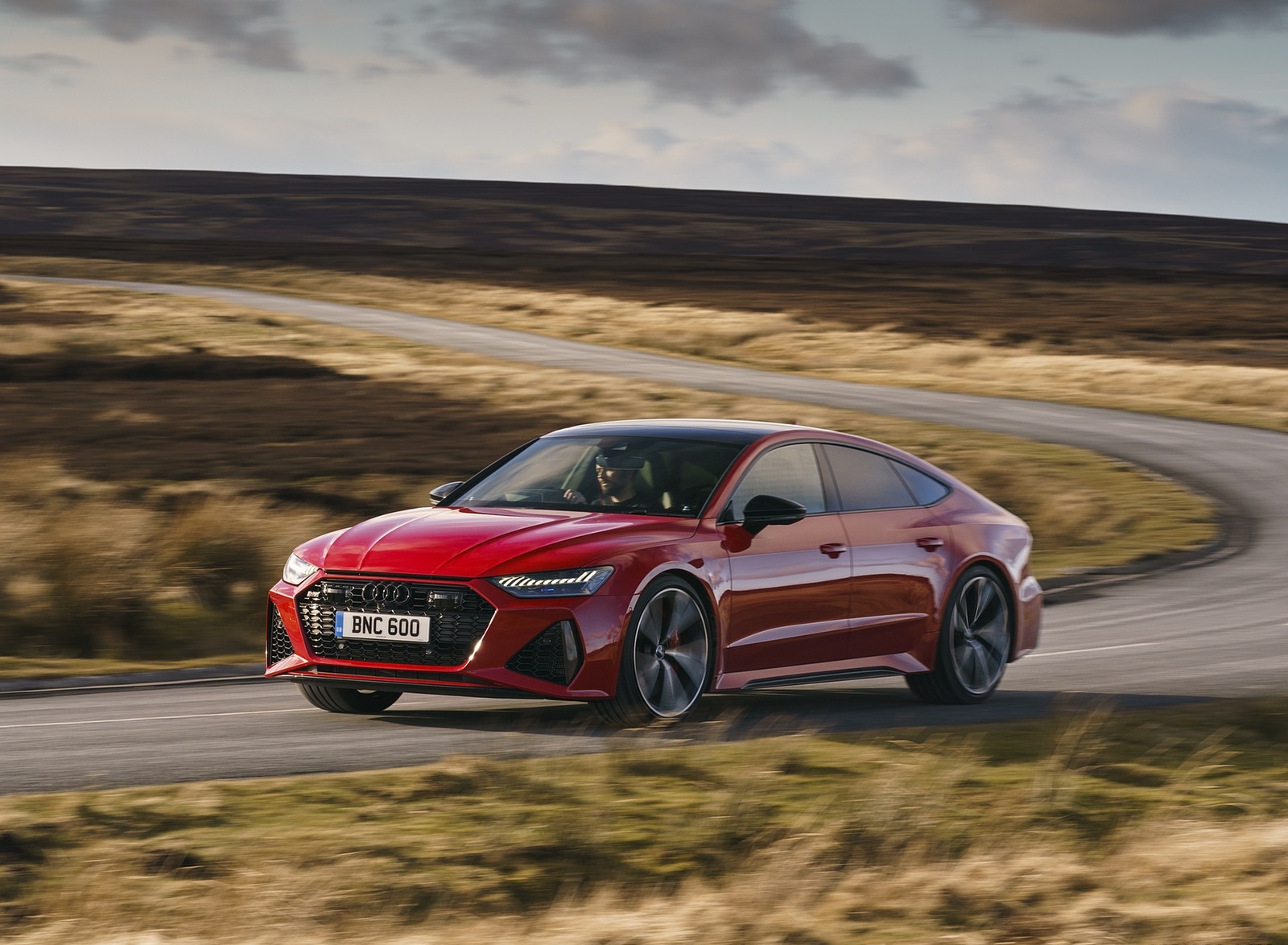 2020 Audi RS 7 Sportback (UK-Spec) Front Three-Quarter Wallpapers (14)