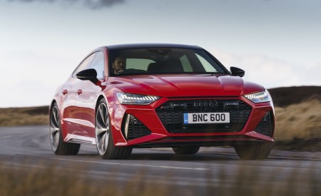 2020 Audi RS 7 Sportback (UK-Spec) Front Wallpapers 450x275 (26)
