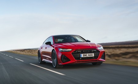 2020 Audi RS 7 Sportback (UK-Spec) Front Wallpapers 450x275 (8)
