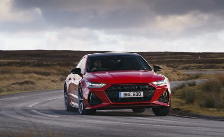 2020 Audi RS 7 Sportback (UK-Spec) Front Wallpapers 450x275 (29)
