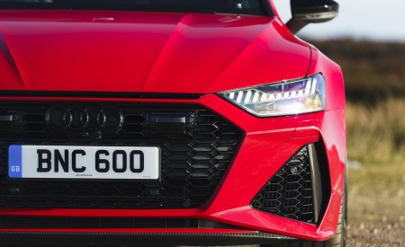 2020 Audi RS 7 Sportback (UK-Spec) Grill Wallpapers 450x275 (57)