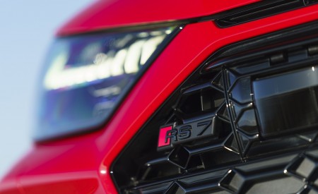 2020 Audi RS 7 Sportback (UK-Spec) Headlight Wallpapers 450x275 (53)