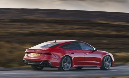 2020 Audi RS 7 Sportback (UK-Spec) Rear Three-Quarter Wallpapers 450x275 (32)