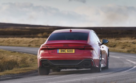2020 Audi RS 7 Sportback (UK-Spec) Rear Wallpapers 450x275 (33)