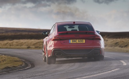 2020 Audi RS 7 Sportback (UK-Spec) Rear Wallpapers 450x275 (36)