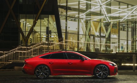 2020 Audi RS 7 Sportback (UK-Spec) Side Wallpapers 450x275 (40)