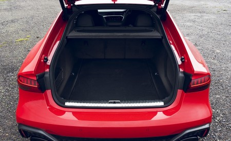 2020 Audi RS 7 Sportback (UK-Spec) Trunk Wallpapers 450x275 (111)