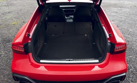 2020 Audi RS 7 Sportback (UK-Spec) Trunk Wallpapers 450x275 (113)