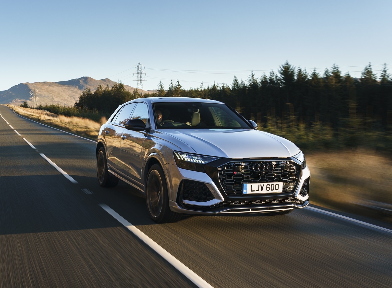 2020 Audi RS Q8 (UK-Spec) Front Three-Quarter Wallpapers (2)