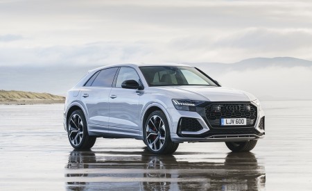 2020 Audi RS Q8 (UK-Spec) Front Three-Quarter Wallpapers 450x275 (34)