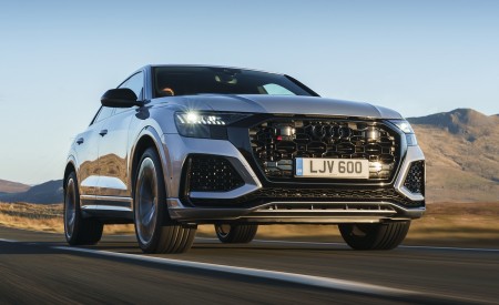 2020 Audi RS Q8 (UK-Spec) Front Three-Quarter Wallpapers 450x275 (4)