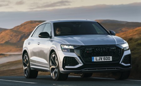 2020 Audi RS Q8 (UK-Spec) Front Three-Quarter Wallpapers 450x275 (29)