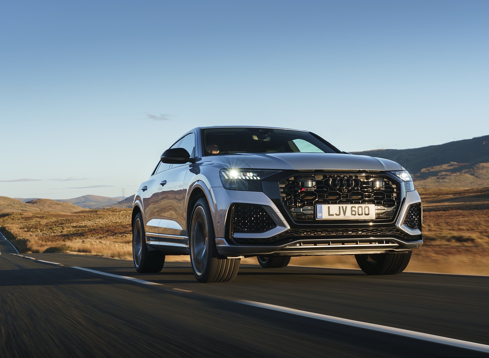 2020 Audi RS Q8 (UK-Spec) Front Three-Quarter Wallpapers (1)