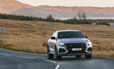 2020 Audi RS Q8 (UK-Spec) Front Wallpapers 450x275 (14)