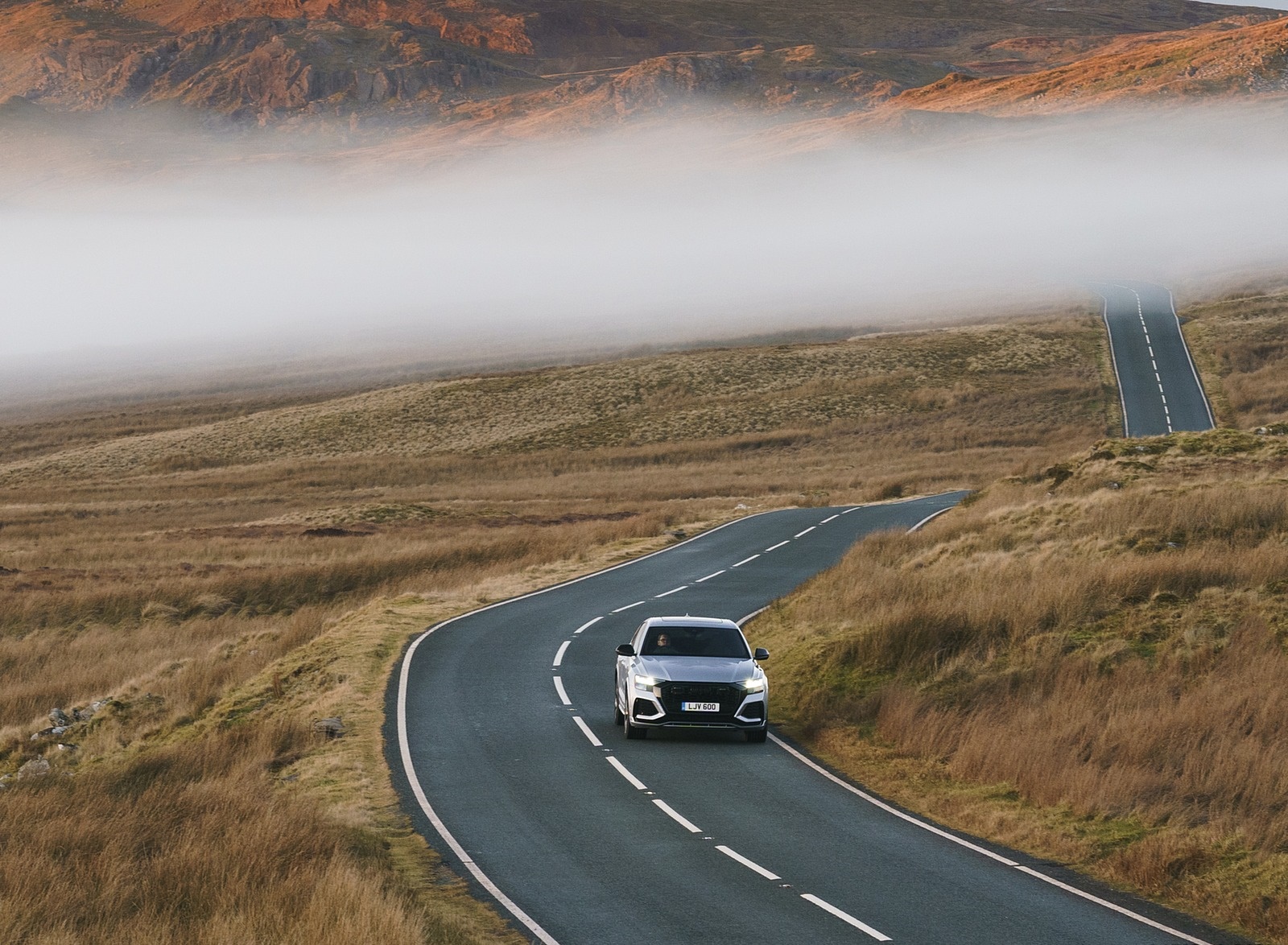 2020 Audi RS Q8 (UK-Spec) Front Wallpapers (15)