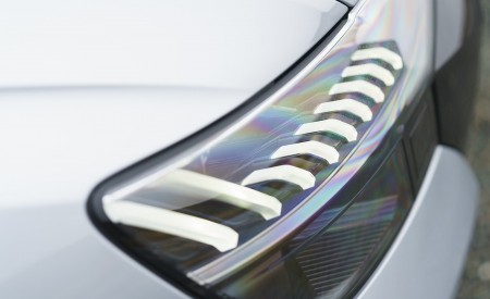 2020 Audi RS Q8 (UK-Spec) Headlight Wallpapers 450x275 (55)