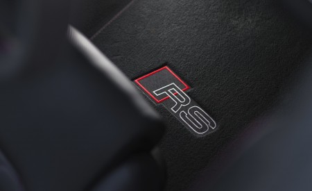 2020 Audi RS Q8 (UK-Spec) Interior Floor Mat Wallpapers 450x275 (74)