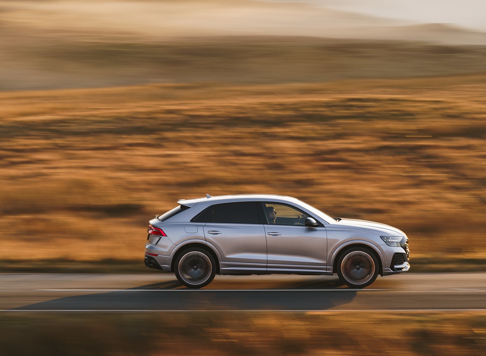 2020 Audi RS Q8 (UK-Spec) Side Wallpapers (12)