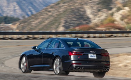 2020 Audi S6 (US-Spec) Rear Three-Quarter Wallpapers 450x275 (5)