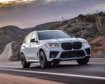 2020 BMW X5 M Competition (Color: Mineral White; US-Spec) Front Three-Quarter Wallpapers 150x120