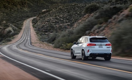 2020 BMW X5 M Competition (Color: Mineral White; US-Spec) Rear Three-Quarter Wallpapers 450x275 (160)