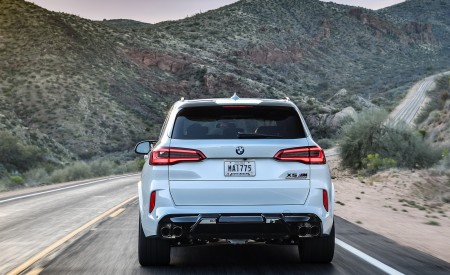 2020 BMW X5 M Competition (Color: Mineral White; US-Spec) Rear Wallpapers 450x275 (164)