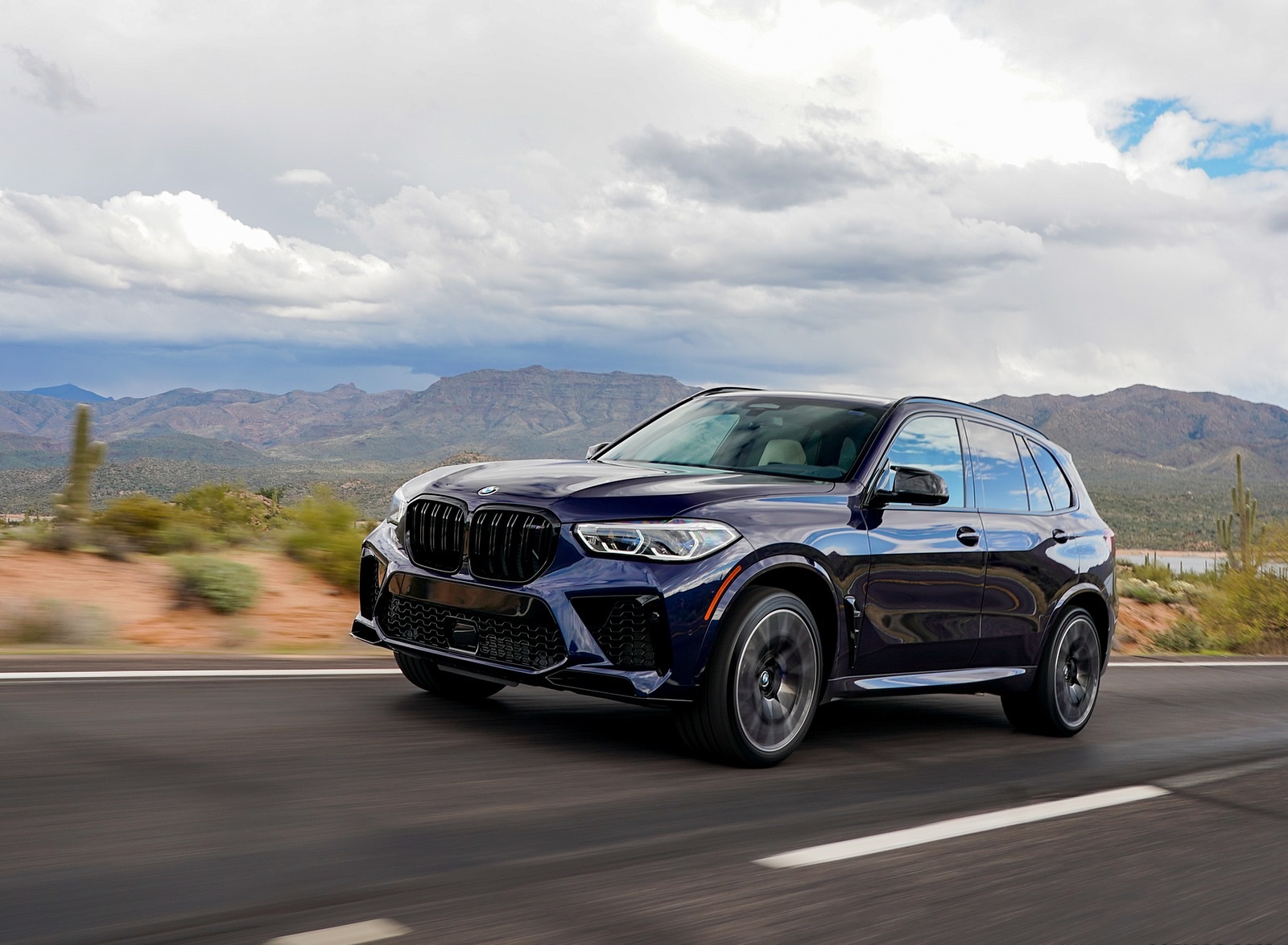 2020 BMW X5 M Competition (Color: Tanzanit Blue Metallic; US-Spec) Front Three-Quarter Wallpapers (15)