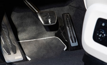 2020 BMW X5 M Competition (Color: Tanzanit Blue Metallic; US-Spec) Interior Detail Wallpapers 450x275 (81)