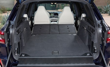 2020 BMW X5 M Competition (Color: Tanzanit Blue Metallic; US-Spec) Trunk Wallpapers 450x275 (116)