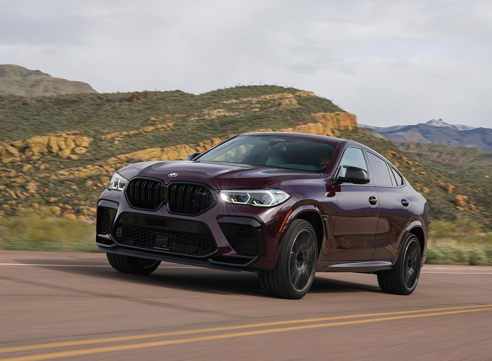 2020 BMW X6 M Competition (Color: Ametrine Metallic; US-Spec) Front Three-Quarter Wallpapers (11)