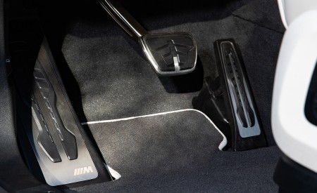 2020 BMW X6 M Competition (Color: Ametrine Metallic; US-Spec) Interior Detail Wallpapers 450x275 (129)