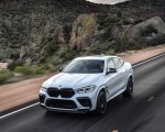 2020 BMW X6 M Competition (Color: Mineral White Metallic; US-Spec) Front Three-Quarter Wallpapers 150x120