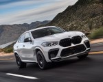 2020 BMW X6 M Competition (Color: Mineral White Metallic; US-Spec) Front Three-Quarter Wallpapers 150x120